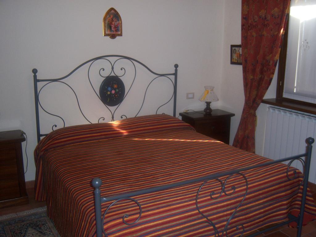 Agriturismo Lo Sgorzolo ペルゴラ 部屋 写真