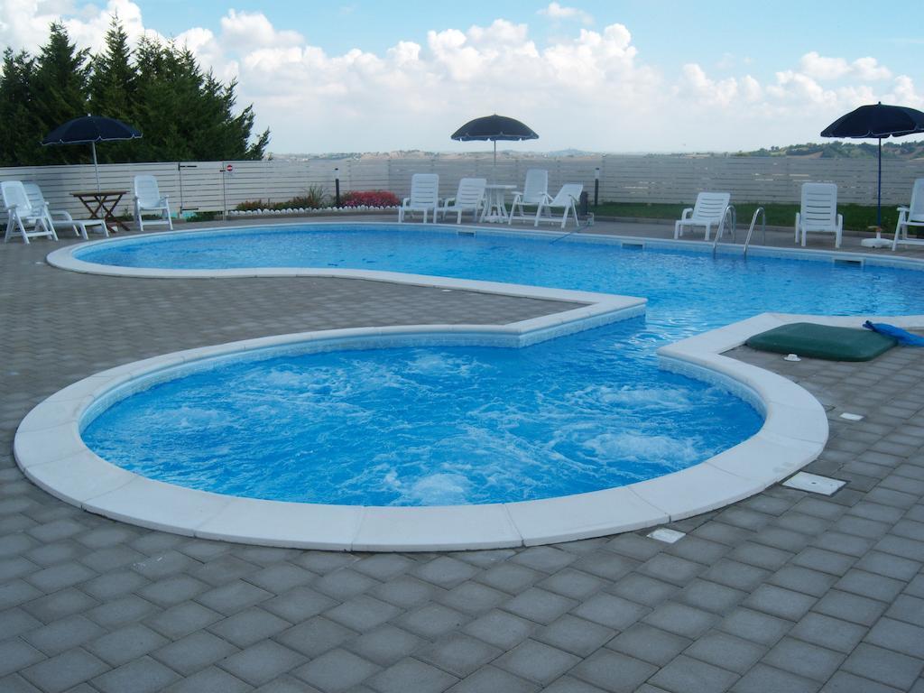 Agriturismo Lo Sgorzolo ペルゴラ エクステリア 写真